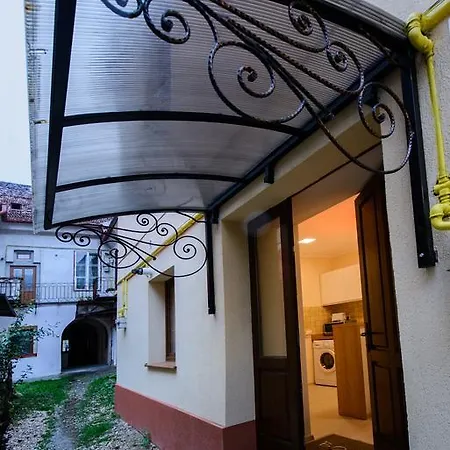 Bella Studio Old Town Апартаменти Брашов