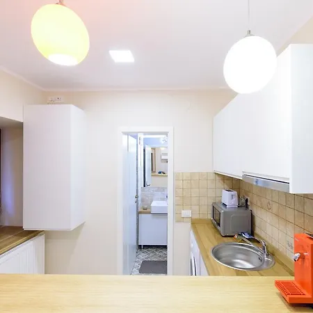 Bella Studio Old Town Брашов