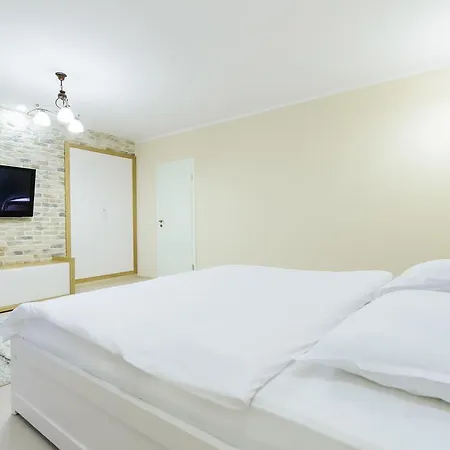 Bella Studio Old Town Апартаменти