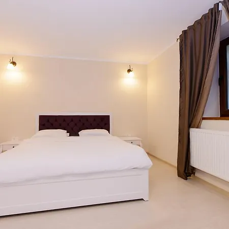 Bella Studio Old Town Апартаменти Брашов