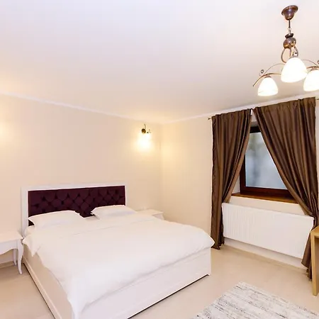Апартаменти Bella Studio Old Town Брашов